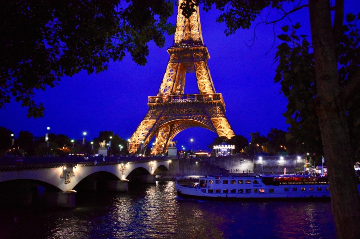 Paris, France, Europe, Travel, Paris in one week, Trocadero, Eiffel Tower, Picnicking at the Eiffel Tower, Metro Line 9